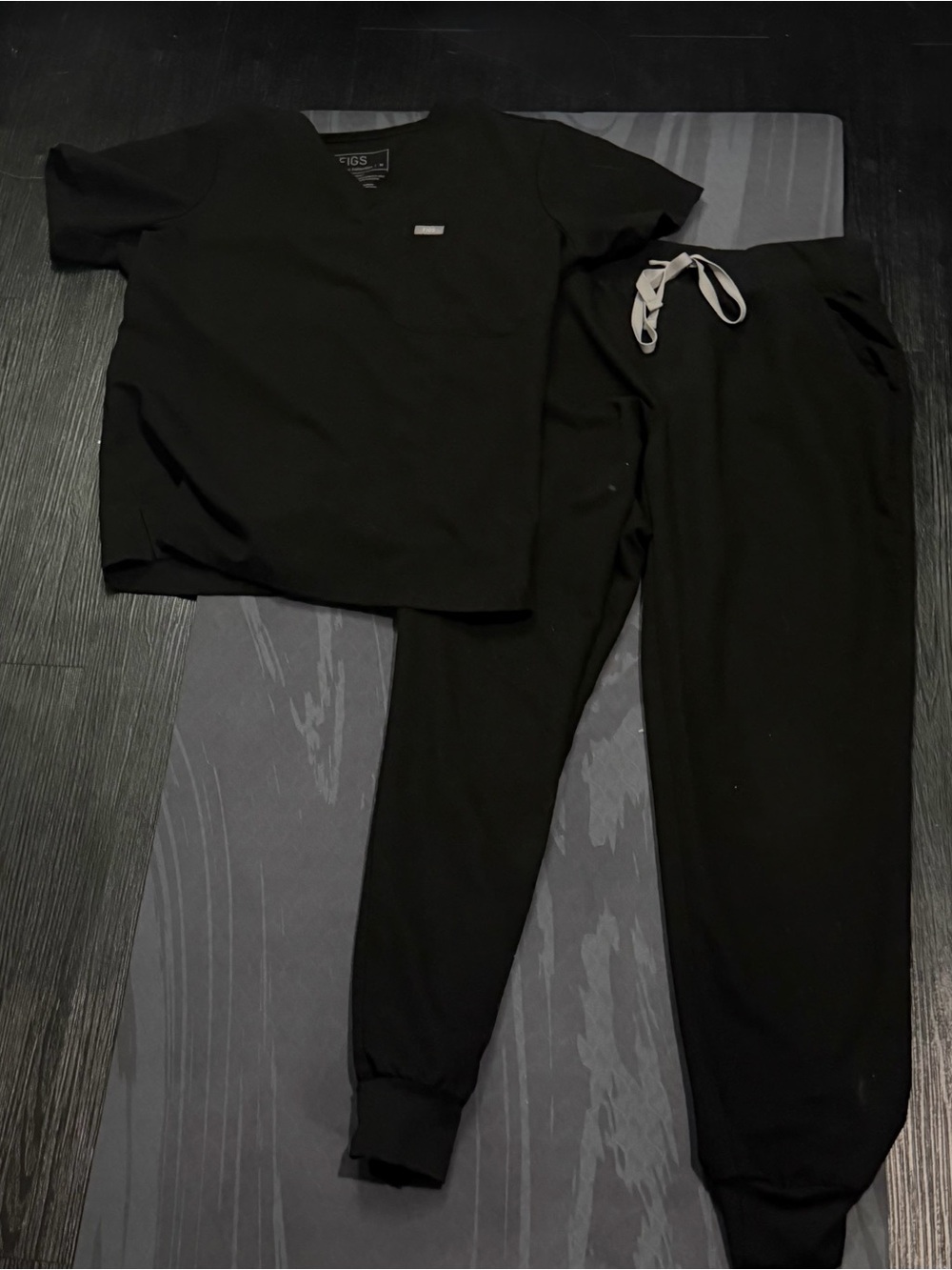 Figs Black Women’s jogger scrub set